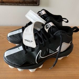 Boys Baseball Cleats Size 3.5Y